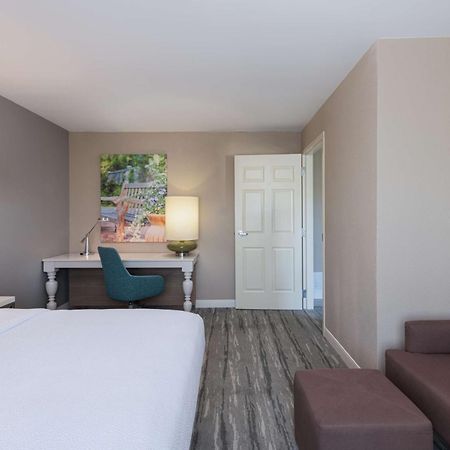 Hilton Garden Inn Saint Charles Exterior photo