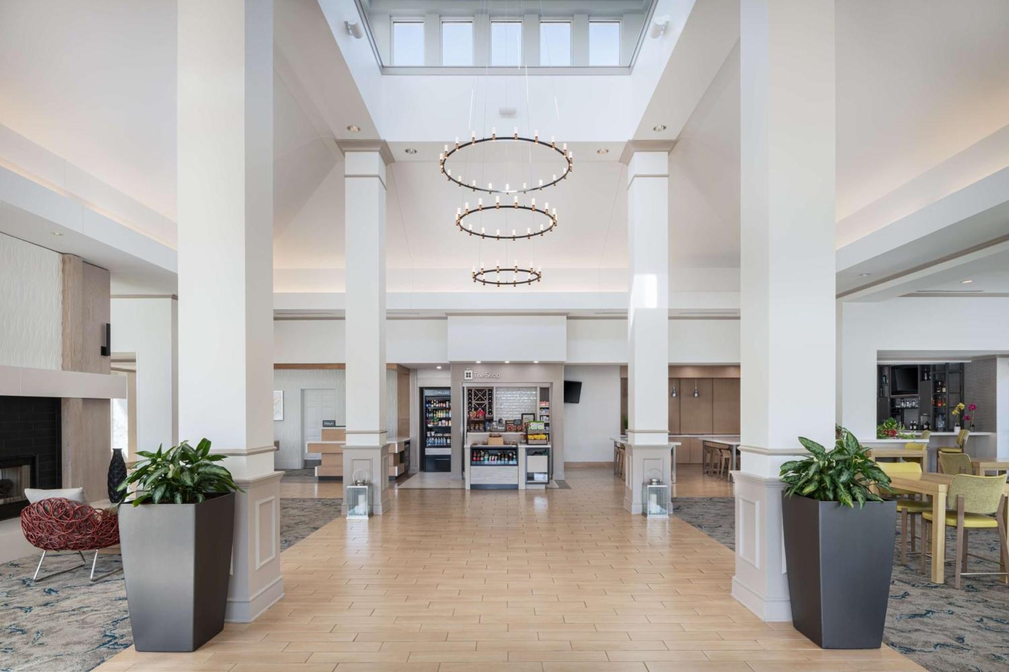 Hilton Garden Inn Saint Charles Exterior photo